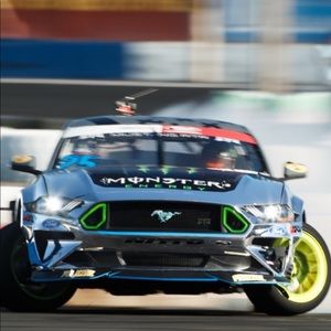 Meet your Posher, Amar